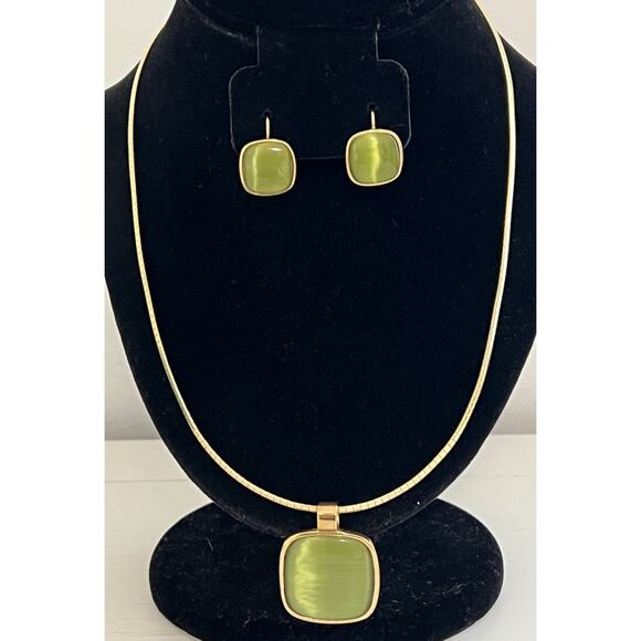 Vtg Signed Roman Green Pendant & Earrings & Gold Tone Necklace Cat’s Eye - Picture 2 of 10